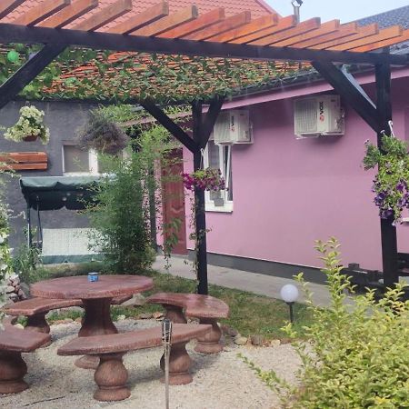 Zen Apartmani Zrenjanin Exterior photo